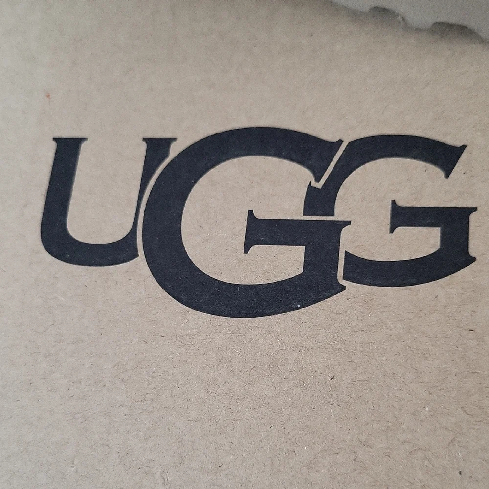 UGG Women's Classic Slippers II in Tan with Plush Fur - Picture 8 of 9